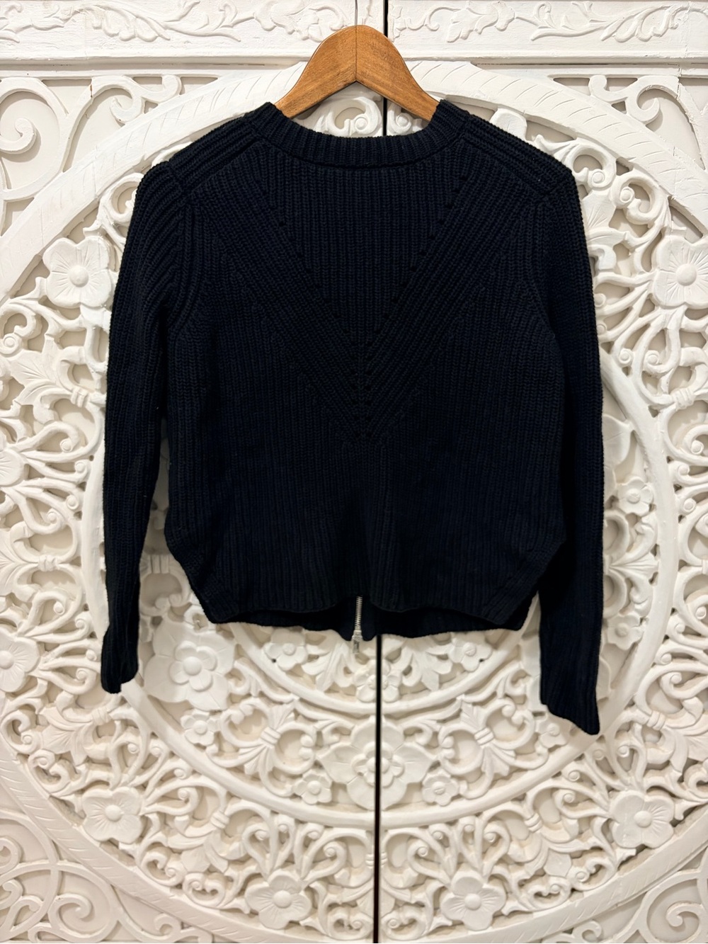 Guess Black Chunky Knit Back Zip Sweater Size Small
